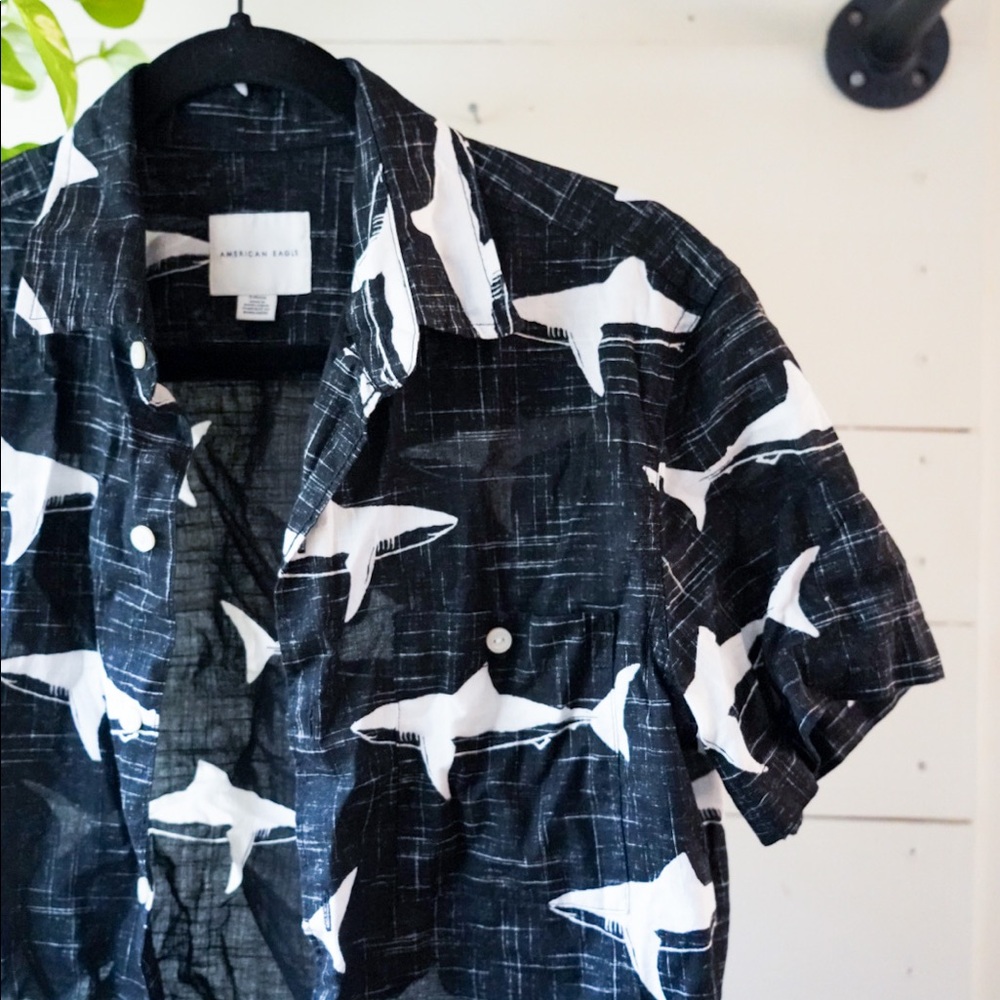American Eagle Button Up Shark Short Sleeve Shirt